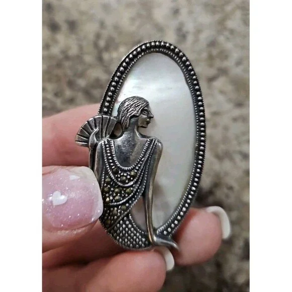 VINTAGE STERLING SILVER MOTHER PEARL MARCASITE ART NOUVEAU WOMAN W/ FAN BROOCH - Picture 3 of 5